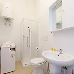 شقة Guesthost - Niguarda Private 15sqm