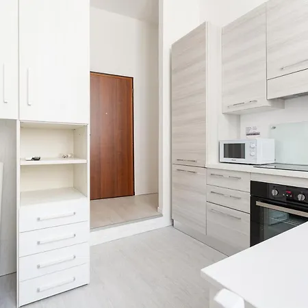 Guesthost - Niguarda Private 15sqm